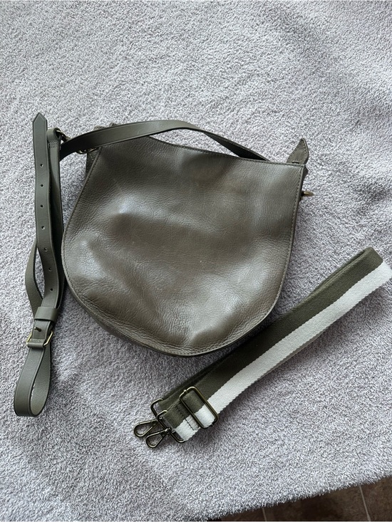 Madewell Handbags - Madewell Classic Olive Leather Crossbody Bag with Removable Stripe Strap